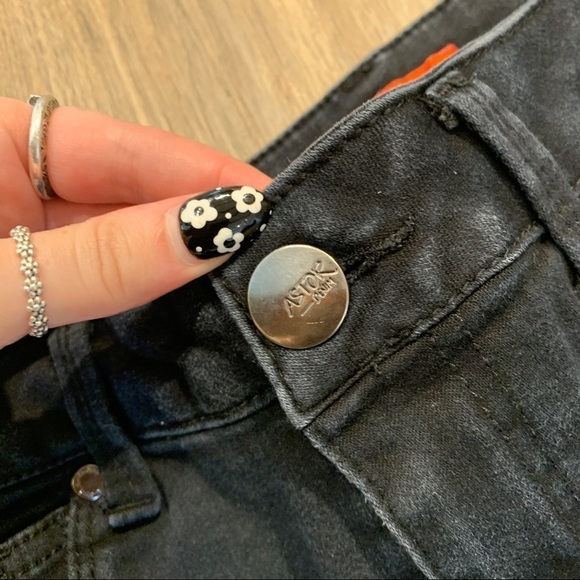 ASTOR Basic Black Skinny Jeans - Picture 4 of 5